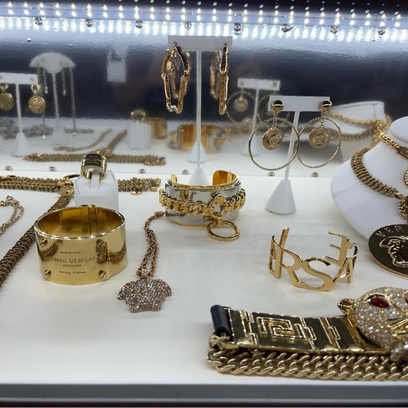 Versace Collection - Picture 4 of 15